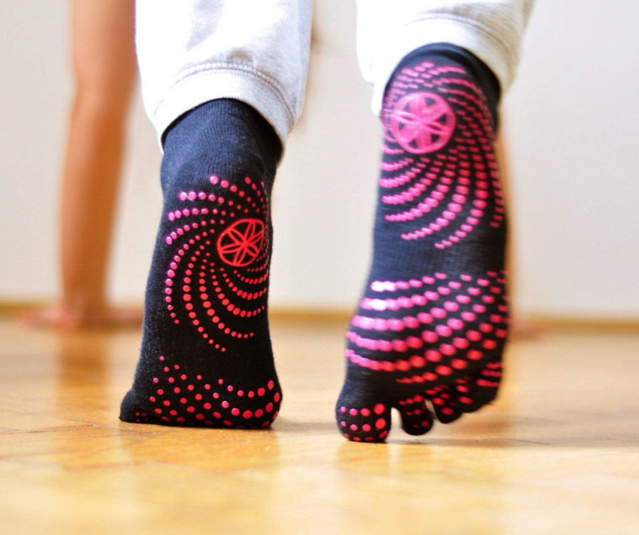 image1 1 ピラティスソックスって必要?心地よさで選ぶ、相棒の一足の見つけ方